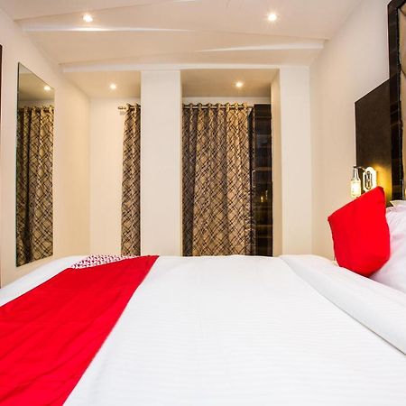 Oyo 37559 Hotel Al Haram Mumbai  Buitenkant foto