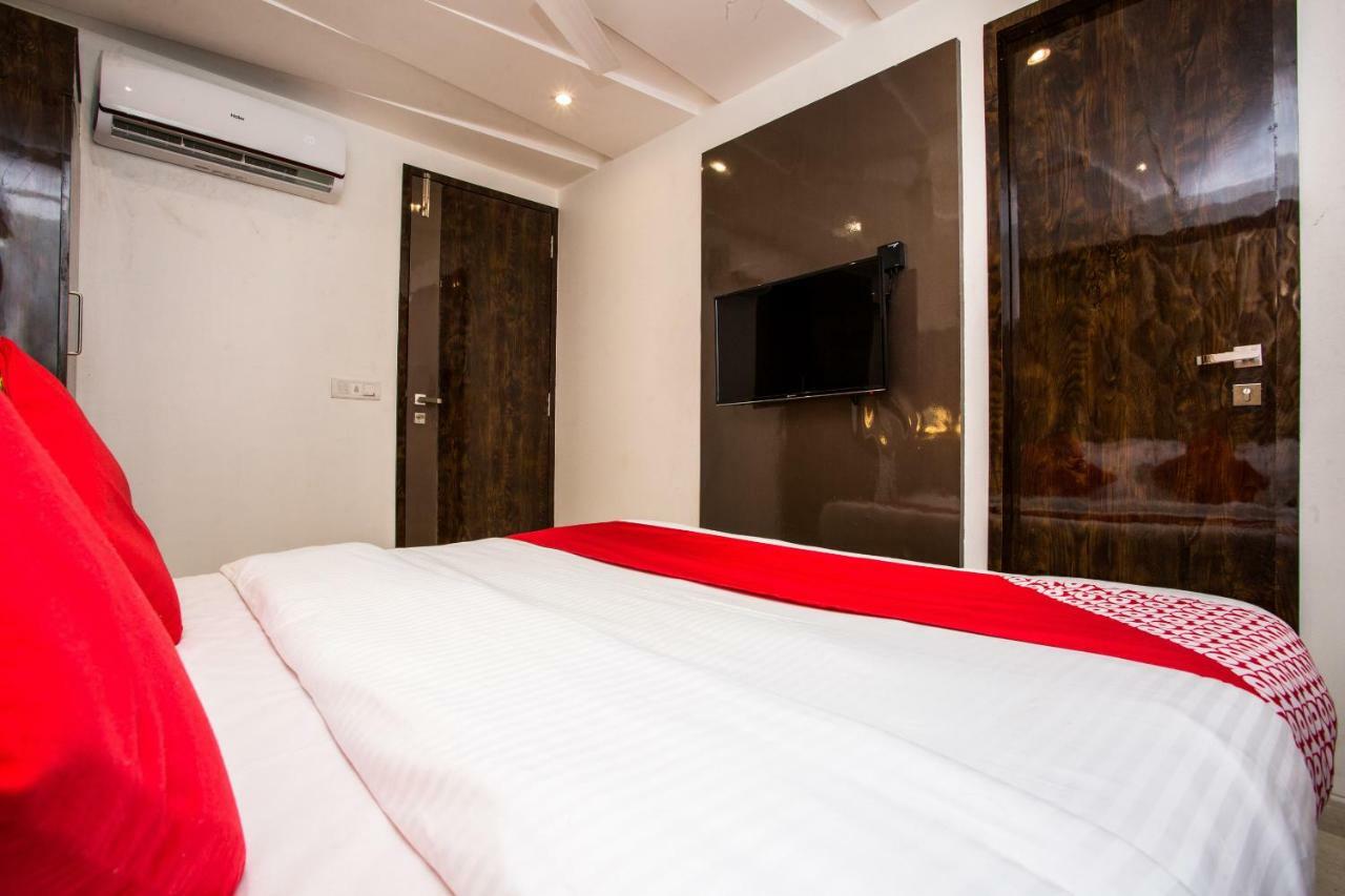 Oyo 37559 Hotel Al Haram Mumbai  Buitenkant foto