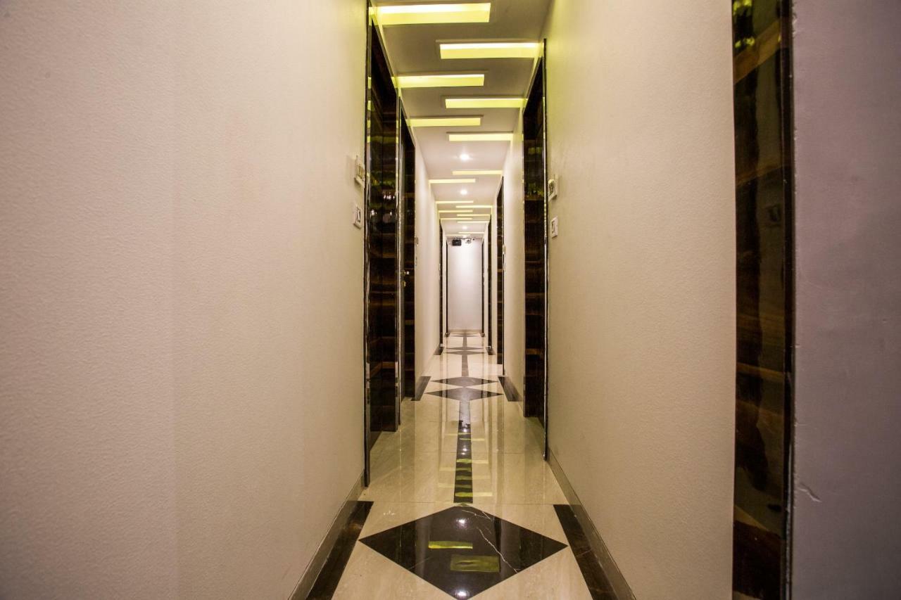 Oyo 37559 Hotel Al Haram Mumbai  Buitenkant foto