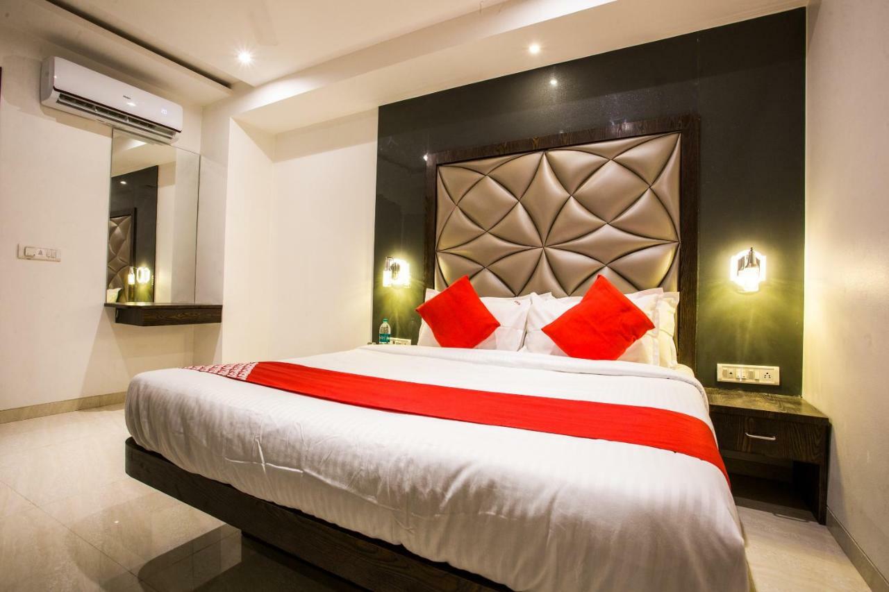 Oyo 37559 Hotel Al Haram Mumbai  Buitenkant foto